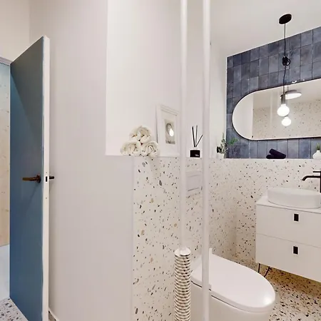 Modern 2 Bedroom - Free Parking * Bratislava